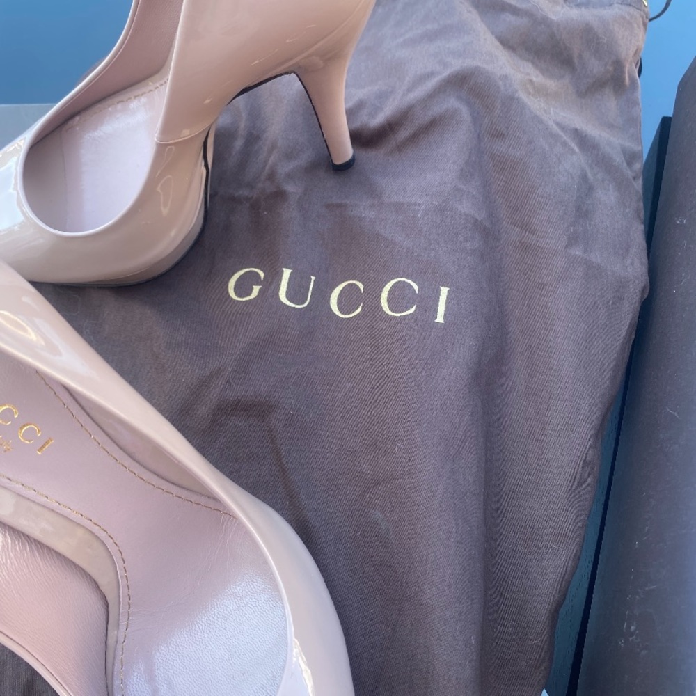 Gucci heals worn once. Comes with Gucci box and shoe bag. Great condition - Picture 2 of 3